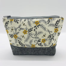 Load image into Gallery viewer, Honey Bee Zipper Pouch
